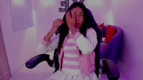 Natasha  online show from December 2024 05:42:01 PM