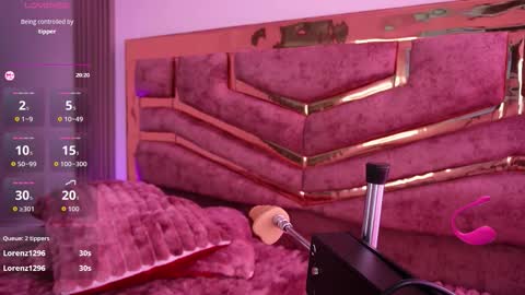 Natasha Vesper  online show from November 2025 01:03:01 PM