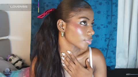 Natasha  online show from November 2025 10:59:02 AM