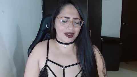 Natasha Smithe  online show from November 2025 12:21:02 AM