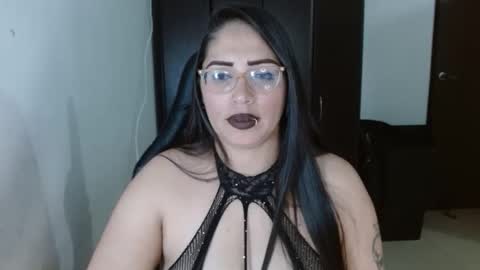 Natasha Smithe  online show from December 2025 01:59:02 AM