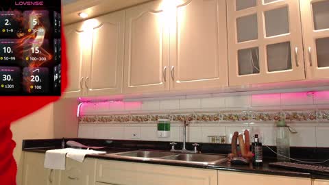 Snapshot of natazhaqueen chatting on March 2026 04:23:01 AM nathalia online show from March 2026 04:23:01 AM