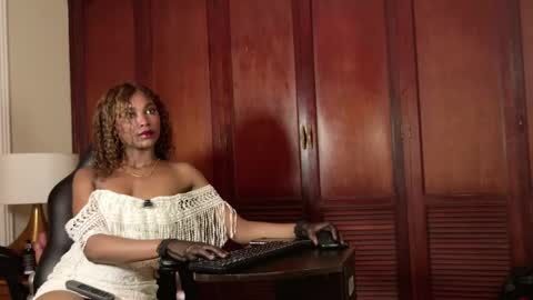 Snapshot of natazhaqueen chatting on April 2026 04:06:02 AM nathalia online show from April 2026 04:06:02 AM