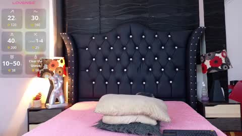 nathaliaz online show from October 2025 12:11:01 PM