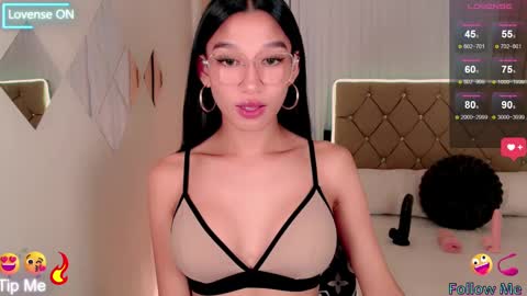 Snapshot of nathalie_hadid chatting on February 2025 08:11:01 PM please follow me guyss online show from February 2025 08:11:01 PM