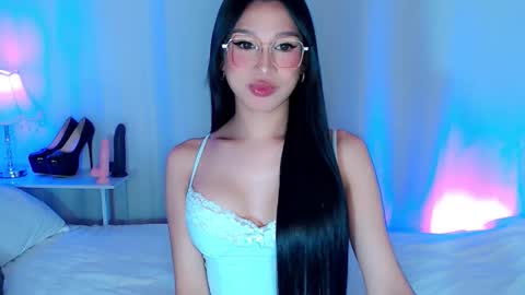 Snapshot of nathalie_hadid chatting on September 2025 12:24:02 AM please follow me guyss online show from September 2025 12:24:02 AM