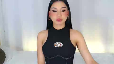 Snapshot of nathalie_hadid chatting on October 2025 07:33:01 AM please follow me guyss online show from October 2025 07:33:01 AM