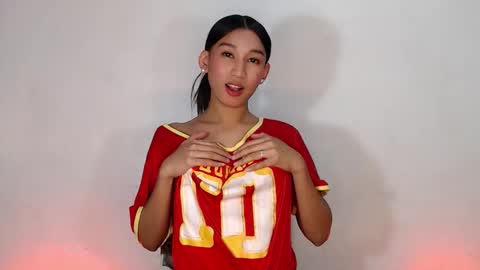 Snapshot of nathalie_hadid chatting on February 2026 04:54:01 PM please follow me guyss online show from February 2026 04:54:01 PM