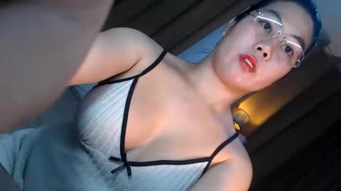Snapshot of nathalie_hart chatting on June 2026 02:02:02 AM Queen Marga online show from June 2026 02:02:02 AM