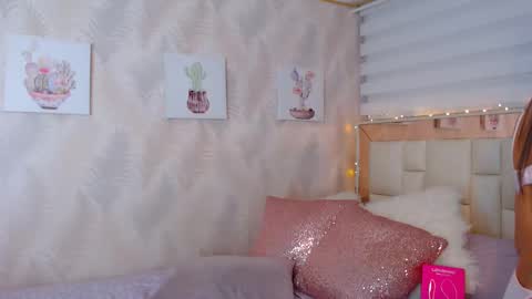 Nathalie Rose online show from November 2025 09:08:02 AM