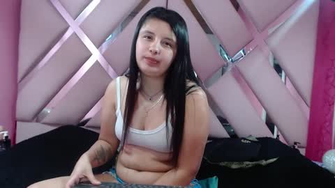 nathaly low online show from January 2025 06:01:01 AM