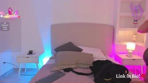 Snapshot of nathalyn05 chatting on October 2025 10:45:02 AM NATHALY online show from October 2025 10:45:02 AM