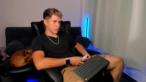 Snapshot of nathan_blake_ chatting on November 2025 07:04:02 PM Nathan online show from November 2025 07:04:02 PM