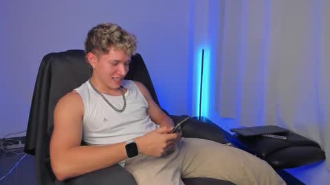 Snapshot of nathan_blake_ chatting on December 2025 07:43:02 PM Nathan online show from December 2025 07:43:02 PM