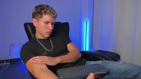 Snapshot of nathan_blake_ chatting on December 2025 05:20:01 PM Nathan online show from December 2025 05:20:01 PM