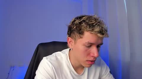 Snapshot of nathan_blake_ chatting on December 2025 08:16:02 PM Nathan online show from December 2025 08:16:02 PM