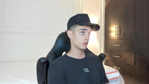 Snapshot of nathan_shimmer chatting on April 2026 08:31:02 PM nathan_shimmer online show from April 2026 08:31:02 PM