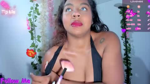 Snapshot of nathasha_jhonsom_ chatting on May 2026 10:52:02 PM Naty online show from May 2026 10:52:02 PM