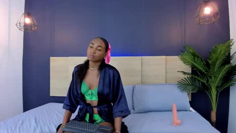 Snapshot of nathy_ross chatting on February 2025 04:33:02 AM nathy_ross online show from February 2025 04:33:02 AM