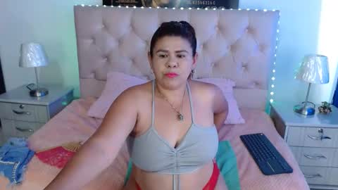 Snapshot of nathy_voyeur chatting on January 2025 04:44:01 PM nathy_voyeur online show from January 2025 04:44:01 PM