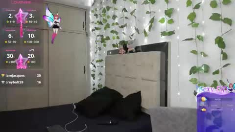 Snapshot of natiroberts_____ chatting on April 2026 11:18:01 PM Natalie online show from April 2026 11:18:01 PM