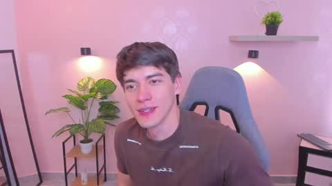 Nathaniel online show from April 2026 09:42:02 PM