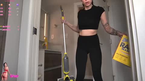 Snapshot of nattywithoutdaddy chatting on January 2025 08:44:01 PM NATTY FIERROS online show from January 2025 08:44:01 PM