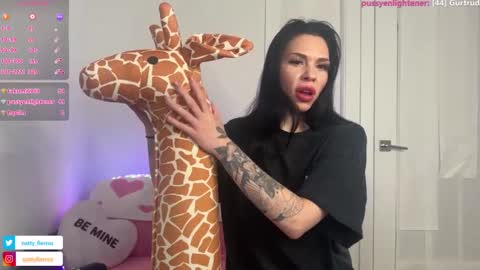 Snapshot of nattywithoutdaddy chatting on March 2025 11:42:02 AM NATTY FIERROS online show from March 2025 11:42:02 AM