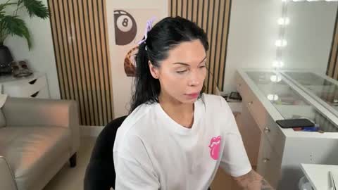 Snapshot of nattywithoutdaddy chatting on November 2025 09:54:02 AM NATTY FIERROS online show from November 2025 09:54:02 AM