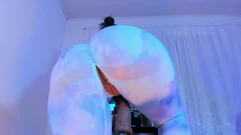 Snapshot of natural_bigass_nina chatting on April 2026 12:43:01 PM Sophia online show from April 2026 12:43:01 PM