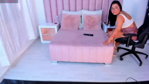 Snapshot of natural_bigass_nina chatting on April 2026 06:56:02 PM Sophia online show from April 2026 06:56:02 PM