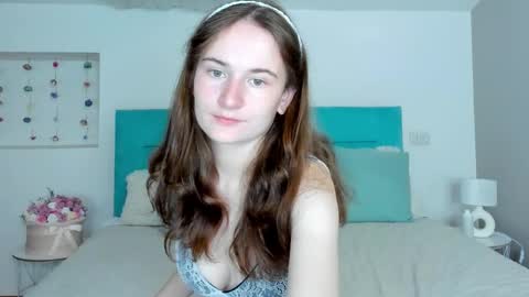 Snapshot of natural_meri_ chatting on September 2025 05:08:01 AM Meri online show from September 2025 05:08:01 AM