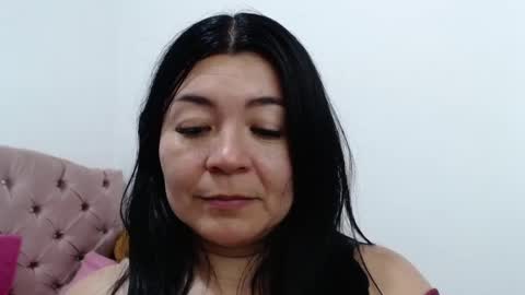 Snapshot of naturally_mature chatting on December 2024 04:36:02 AM Sammy online show from December 2024 04:36:02 AM