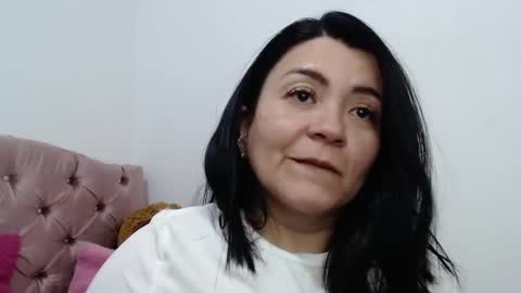 Snapshot of naturally_mature chatting on January 2025 03:26:02 AM Sammy online show from January 2025 03:26:02 AM