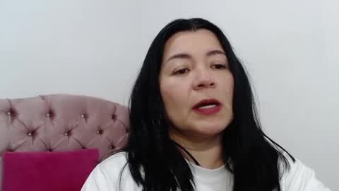 Snapshot of naturally_mature chatting on January 2025 05:52:02 AM Sammy online show from January 2025 05:52:02 AM