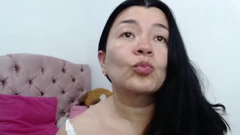 Snapshot of naturally_mature chatting on January 2025 05:48:02 AM Sammy online show from January 2025 05:48:02 AM