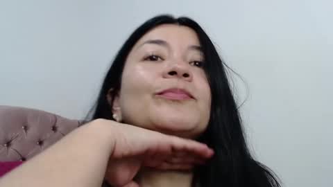 Snapshot of naturally_mature chatting on January 2025 04:19:01 AM Sammy online show from January 2025 04:19:01 AM