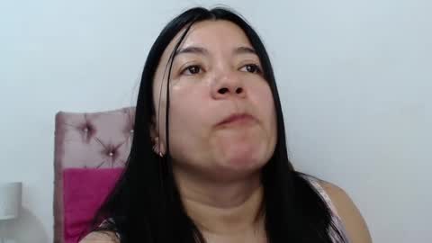 Snapshot of naturally_mature chatting on February 2025 07:07:01 AM Sammy online show from February 2025 07:07:01 AM