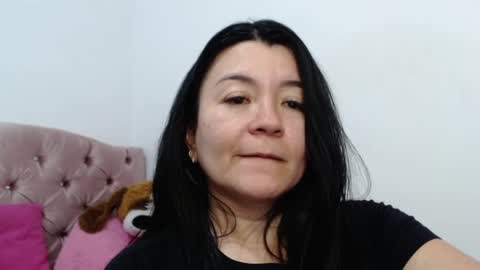 Snapshot of naturally_mature chatting on March 2025 05:00:02 AM Sammy online show from March 2025 05:00:02 AM