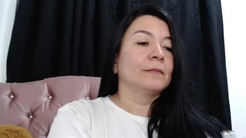 Snapshot of naturally_mature chatting on March 2025 03:57:02 AM Sammy online show from March 2025 03:57:02 AM
