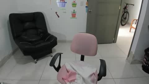 Snapshot of naturalsexlatin chatting on February 2025 04:23:02 PM Andrea  online show from February 2025 04:23:02 PM