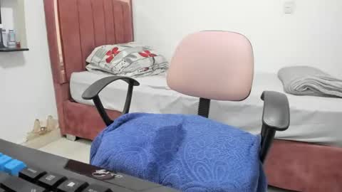 Snapshot of naturalsexlatin chatting on October 2025 06:12:02 AM Andrea  online show from October 2025 06:12:02 AM