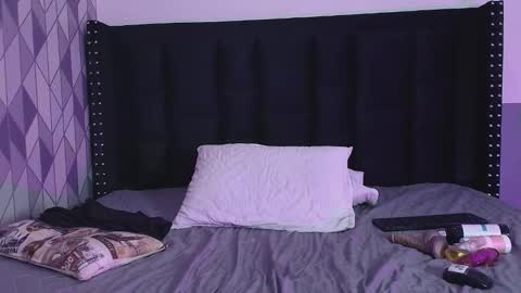 Gwen  online show from December 2024 10:27:01 PM