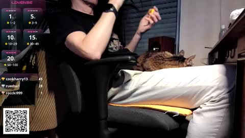 Nature online show from November 2025 09:57:02 PM