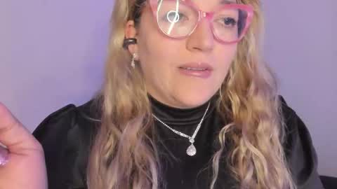 Nataly online show from December 2025 08:05:01 PM