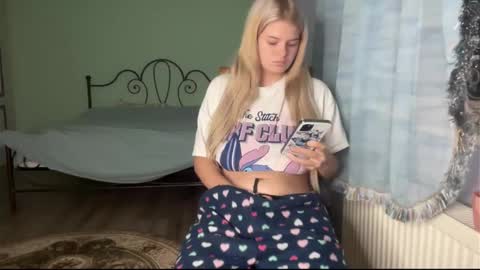 Snapshot of natybron chatting on November 2025 04:24:01 AM Andreea online show from November 2025 04:24:01 AM