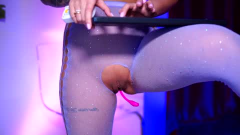 Snapshot of natydesiree chatting on December 2024 01:24:01 AM Naty online show from December 2024 01:24:01 AM