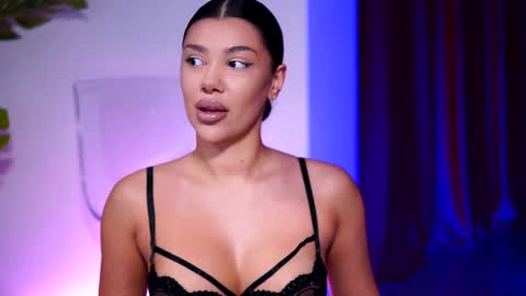 Snapshot of natydesiree chatting on January 2025 07:18:02 PM Naty online show from January 2025 07:18:02 PM