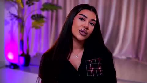 Naty online show from August 2026 07:06:01 PM