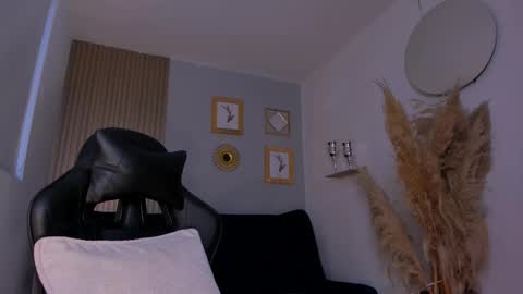 Naty Ferrer online show from October 2025 10:51:02 PM